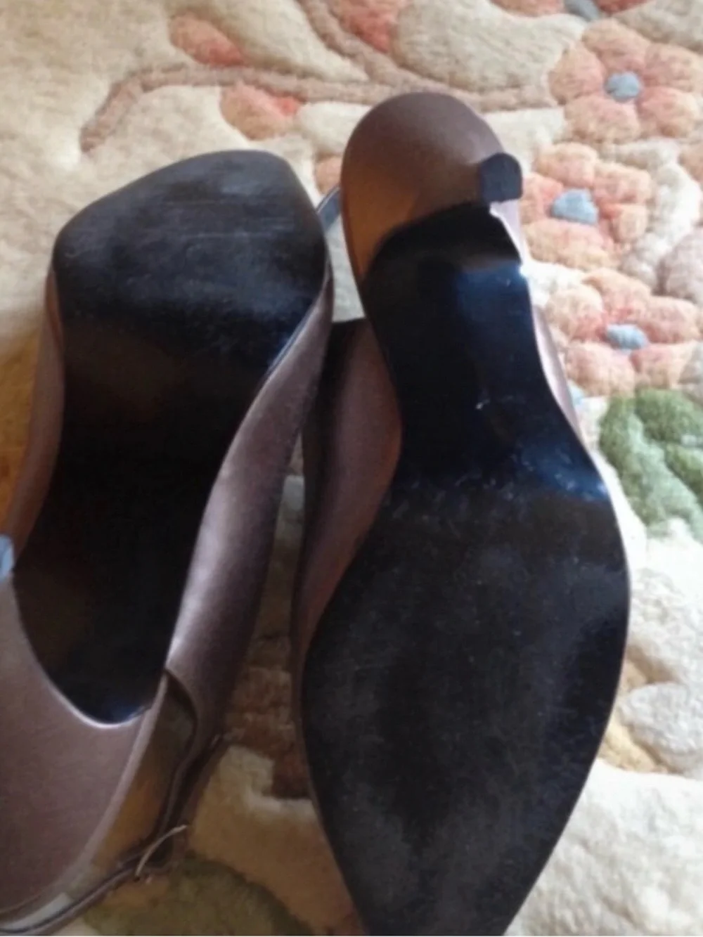 Gloria Vanderbilt Taupe Sling-back Pumps